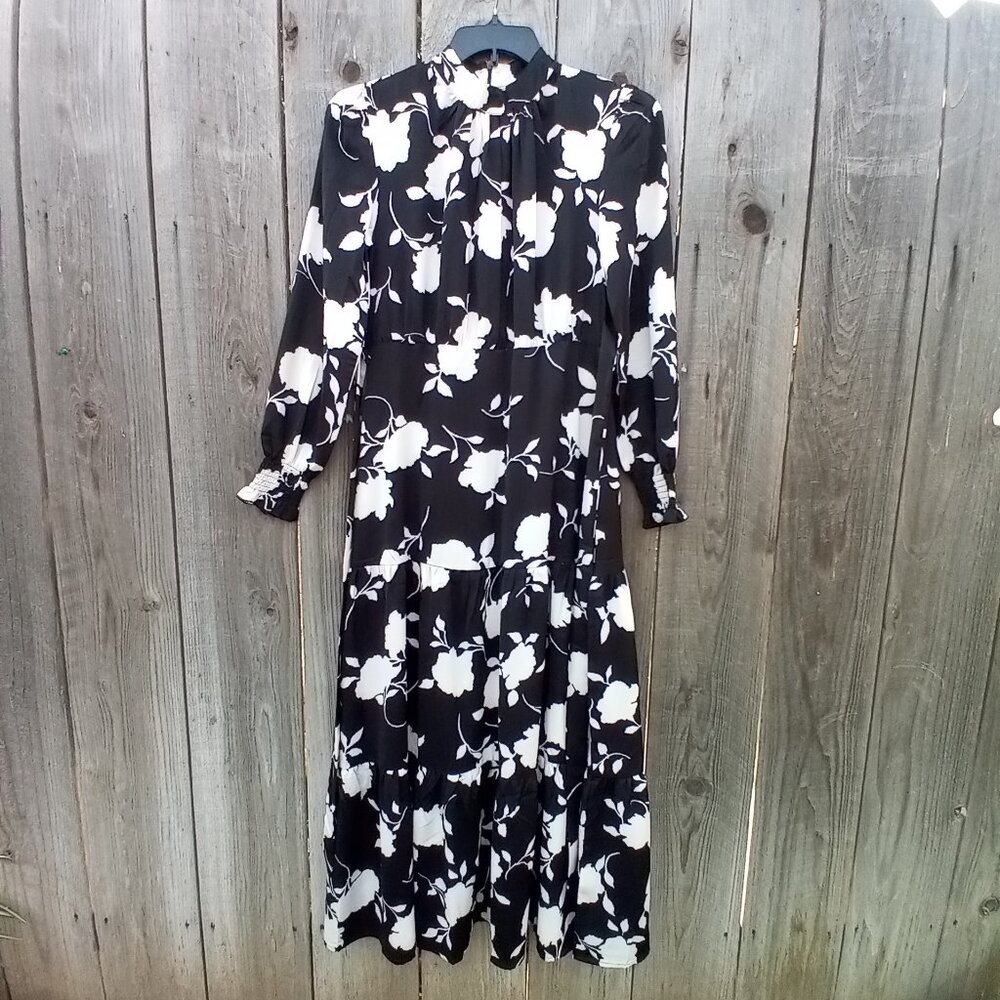 Tan & Black Floral Maxi Dress M Tiered Skirt Slim Silhouette High Neck Back Zip